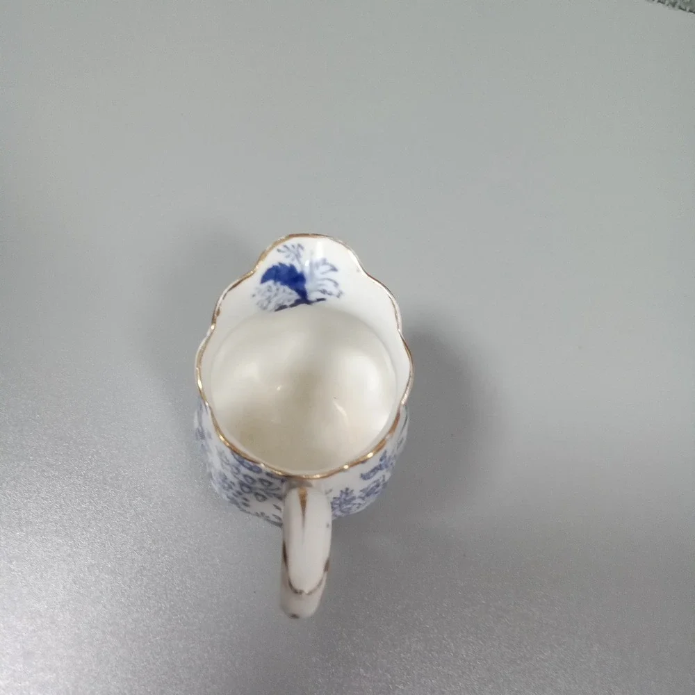 Royal Albert Blue Willow Creamer Vintage Crown China England Gold Trim Pagoda‎
